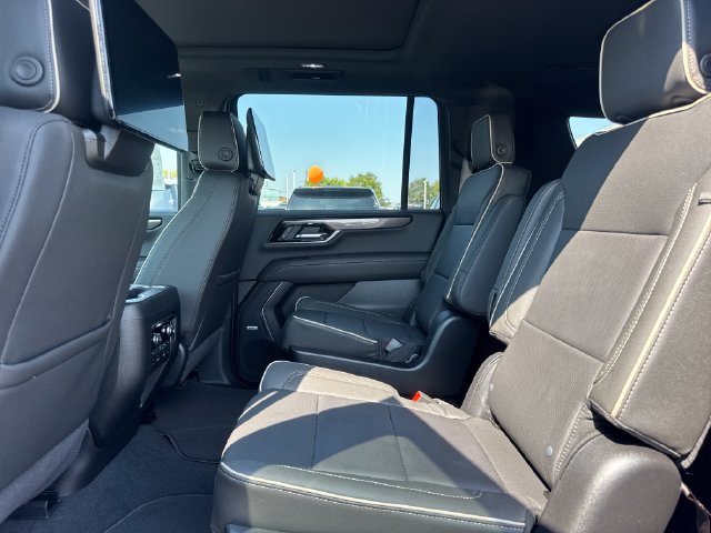 New 2026 GMC Yukon XL Elevation w/ Elevation Premium Package AWD/4WD image 11