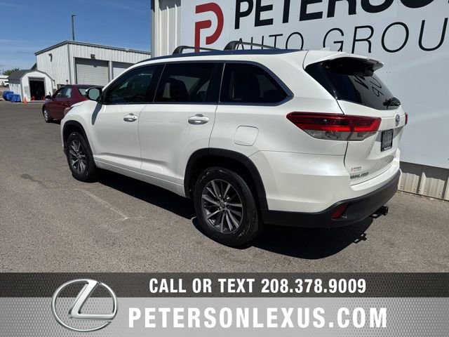 Used 2017 Toyota Highlander XLE FWD image 6