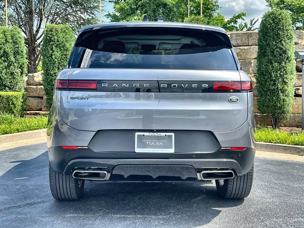 Used 2023 Land Rover Range Rover Sport SE AWD/4WD image 4