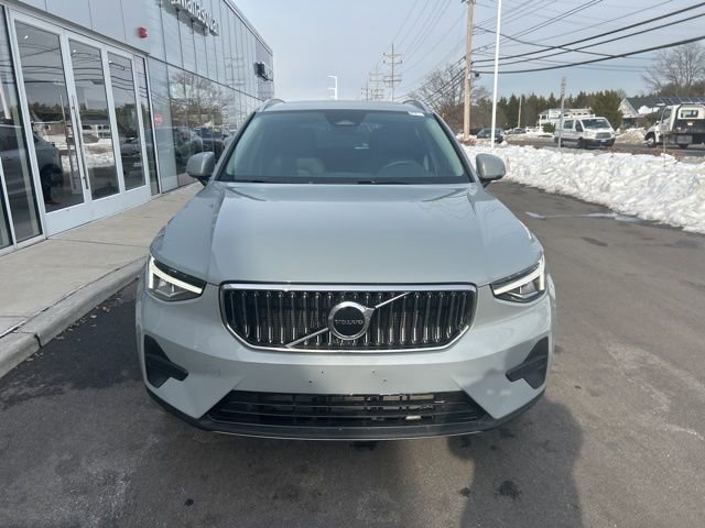 Certified 2025 Volvo XC40 B5 Core image 7