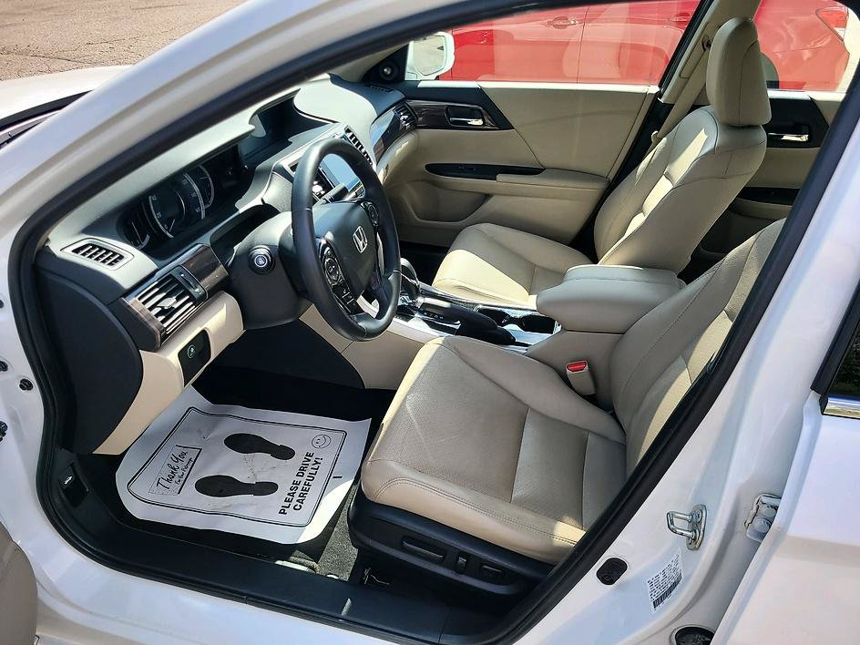 Used 2017 Honda Accord EX-L image 22