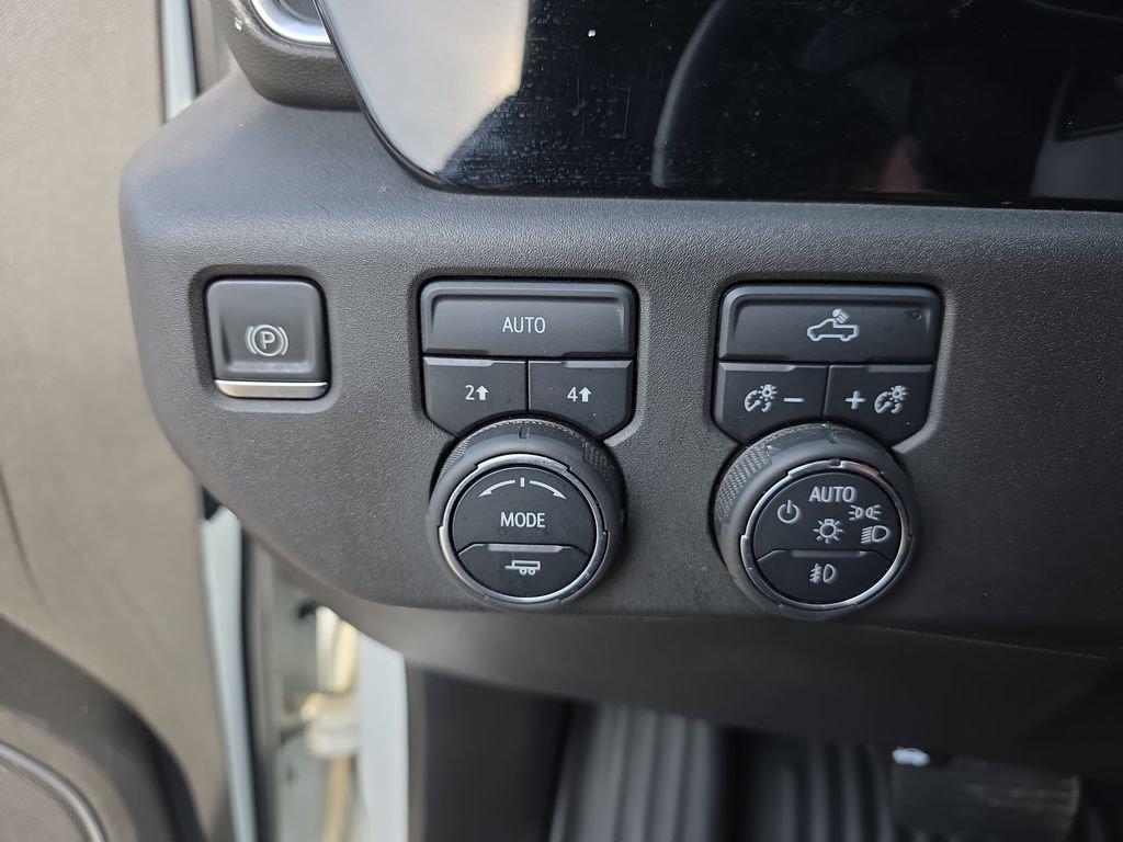 Certified 2022 Chevrolet Silverado 1500 RST w/ Convenience Package II AWD/4WD image 25
