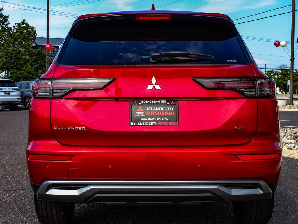 Used 2025 Mitsubishi Outlander SE AWD/4WD image 5