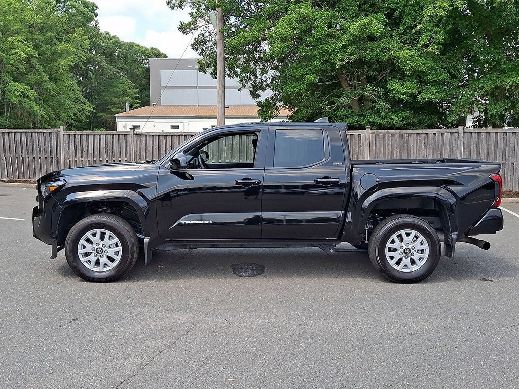 Used 2026 Toyota Tacoma SR5 AWD/4WD image 8