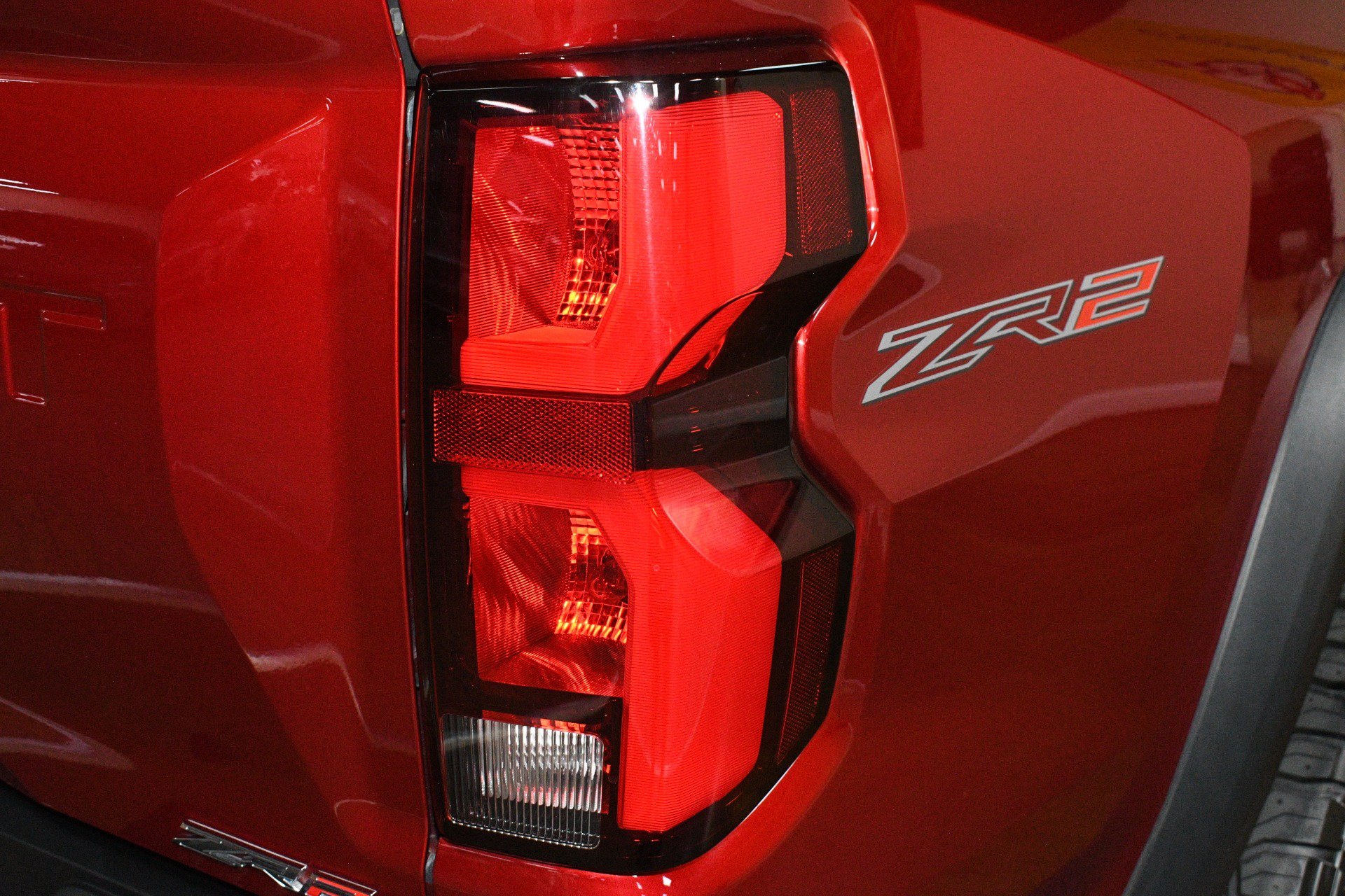 Used 2025 Chevrolet Colorado ZR2 w/ Technology Package AWD/4WD image 59