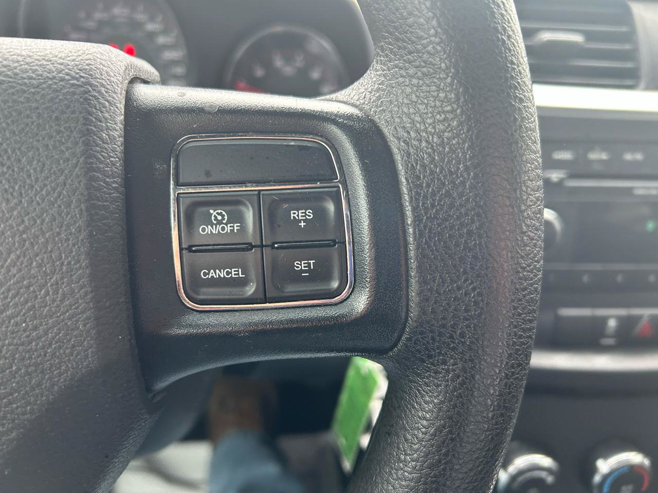 Used 2012 Dodge Avenger SE FWD image 19