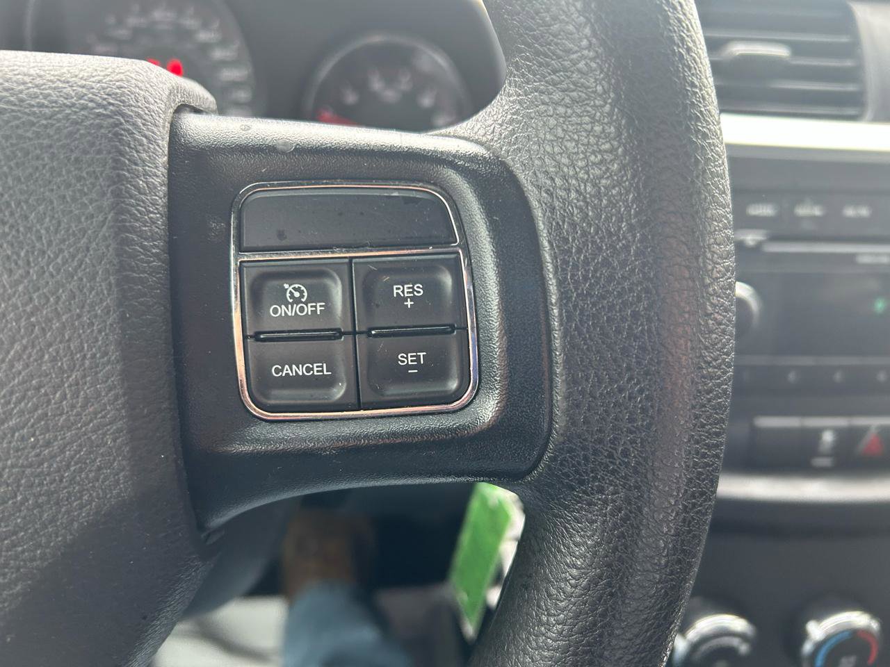 Used 2012 Dodge Avenger SE FWD image 19