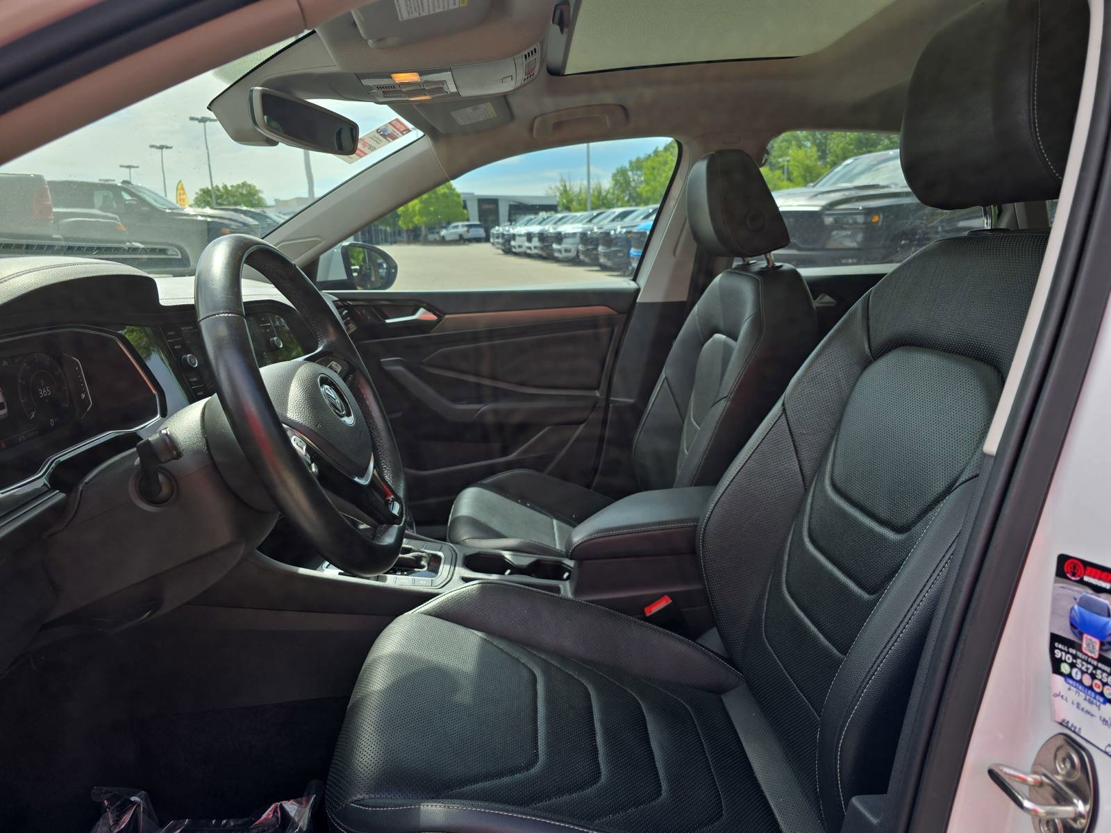 Used 2019 Volkswagen Jetta SEL Premium FWD image 16