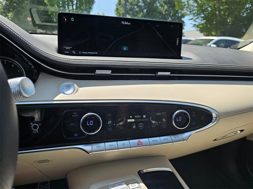 Used 2025 Genesis GV70 3.5T Sport w/ Sport Advanced Package image 27