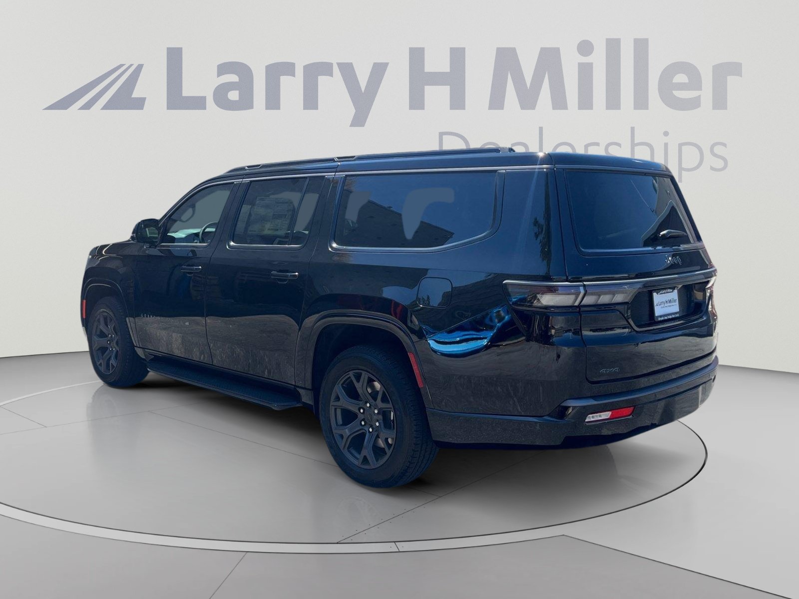New 2026 Jeep Grand Wagoneer L Limited AWD/4WD image 3