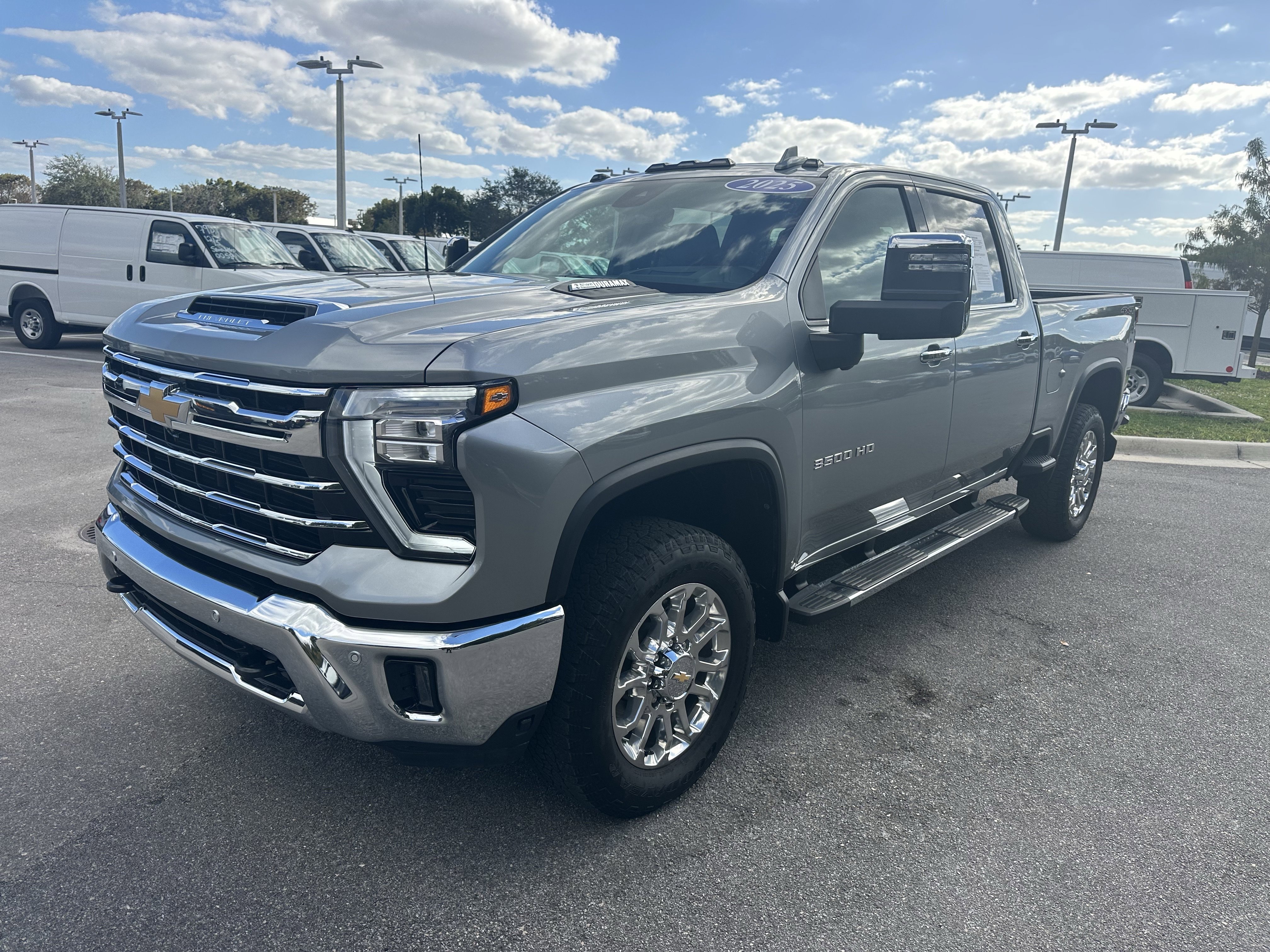 Used 2025 Chevrolet Silverado 3500 LTZ w/ LTZ Premium Package image 5