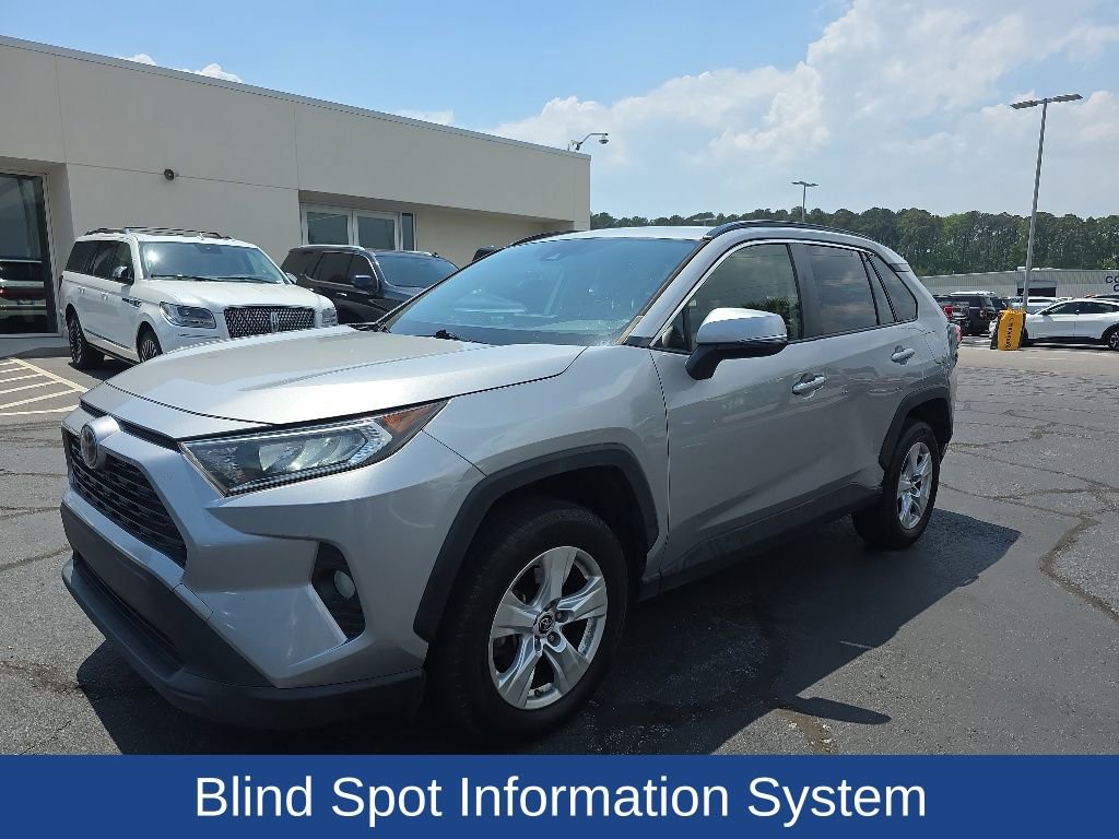 Used 2019 Toyota RAV4 XLE w/ Convenience Package FWD image 6