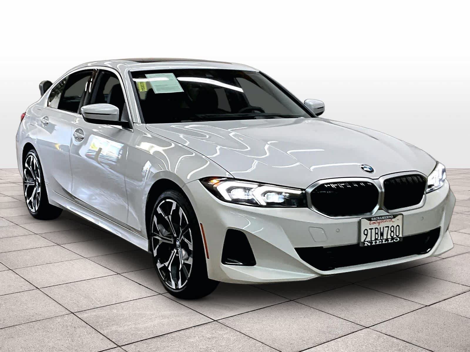 Used 2025 BMW 330i Sedan w/ Convenience Package RWD image 2