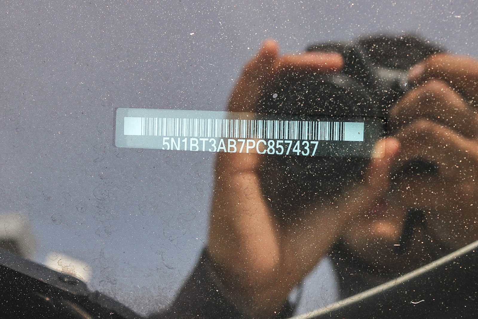 Used 2023 Nissan Rogue S image 27