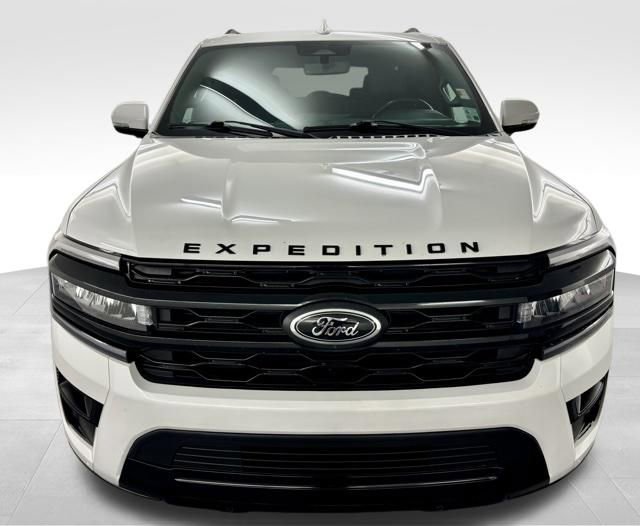 Used 2022 Ford Expedition Limited image 4