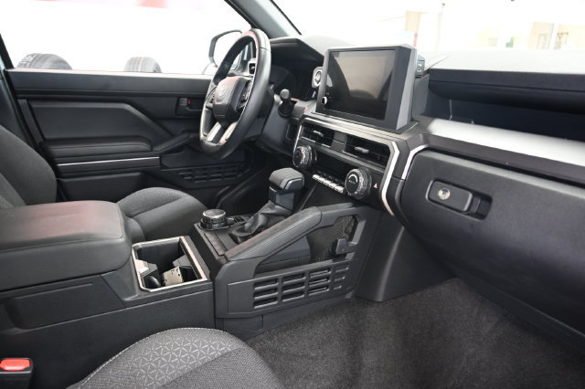Used 2025 Toyota 4Runner SR5 AWD/4WD image 15