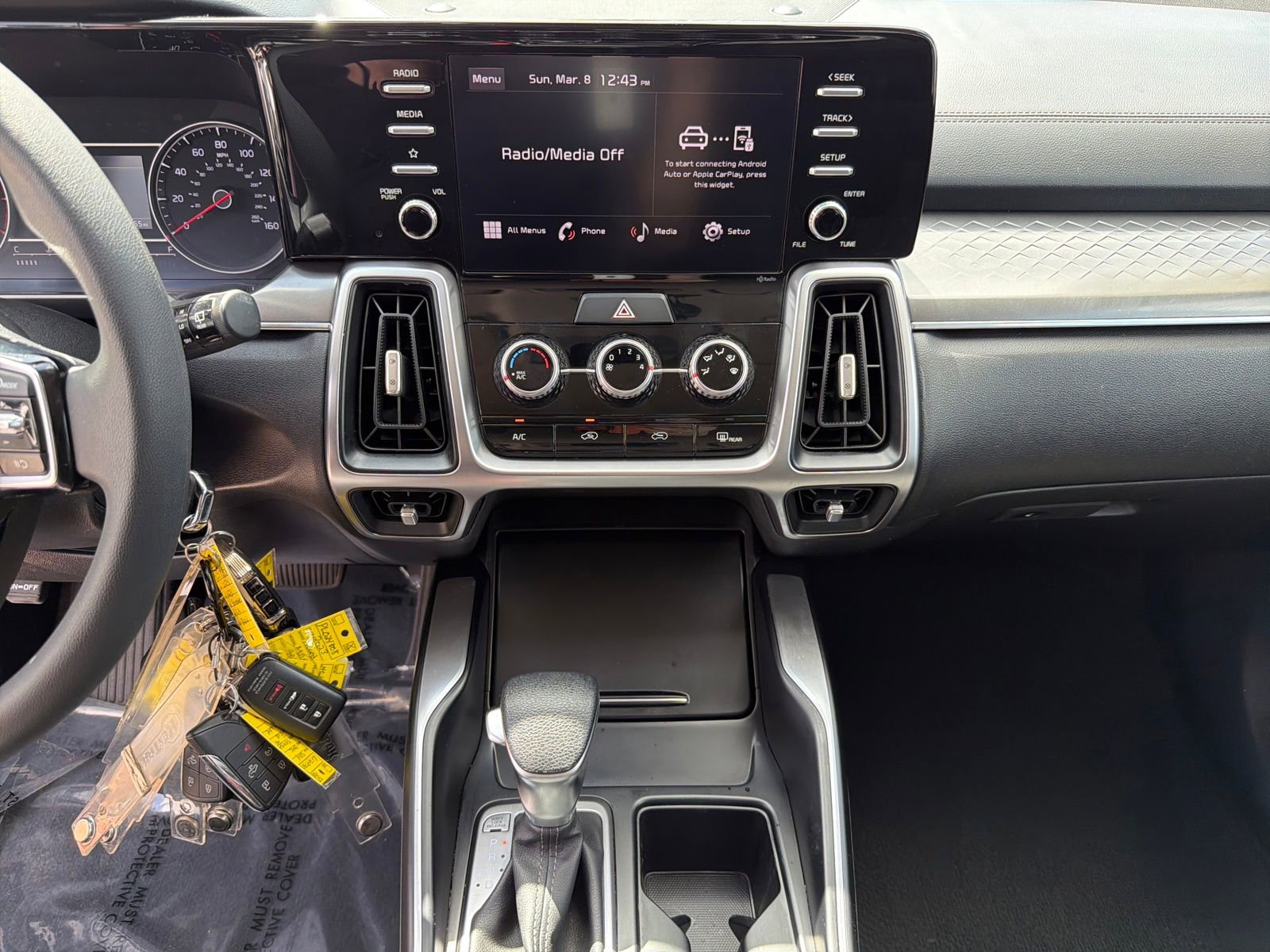 Used 2023 Kia Sorento LX image 17