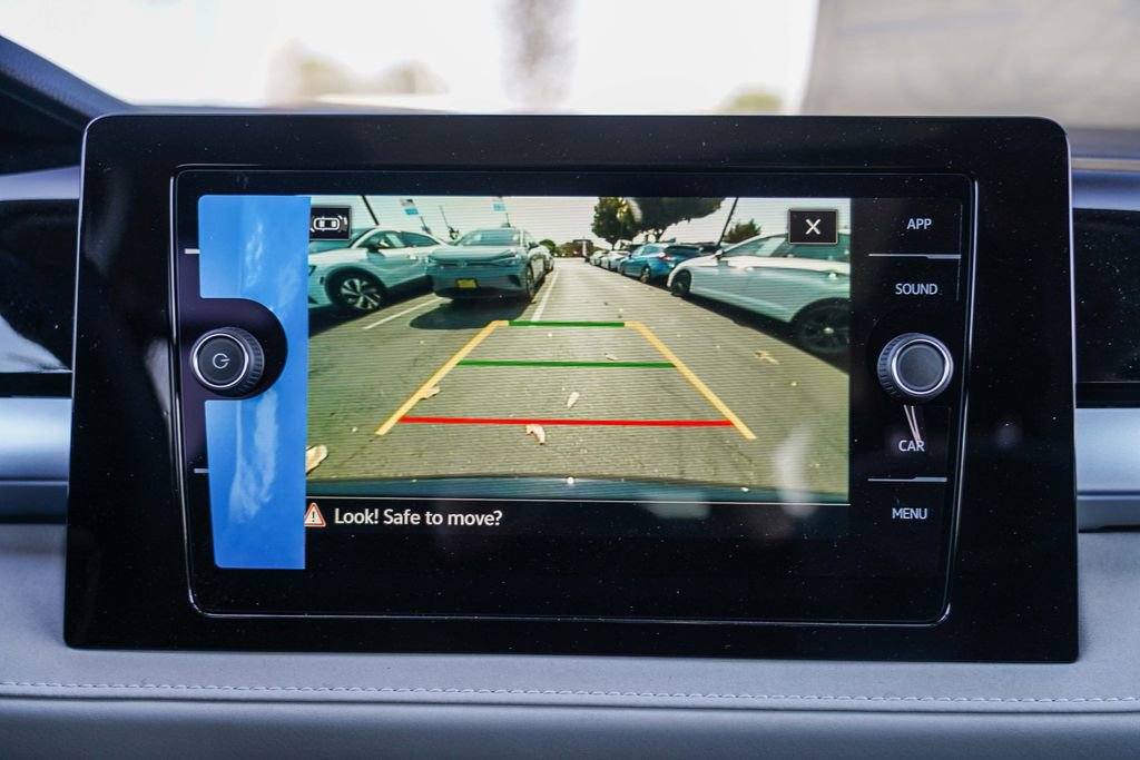 New 2025 Volkswagen Taos SE image 34