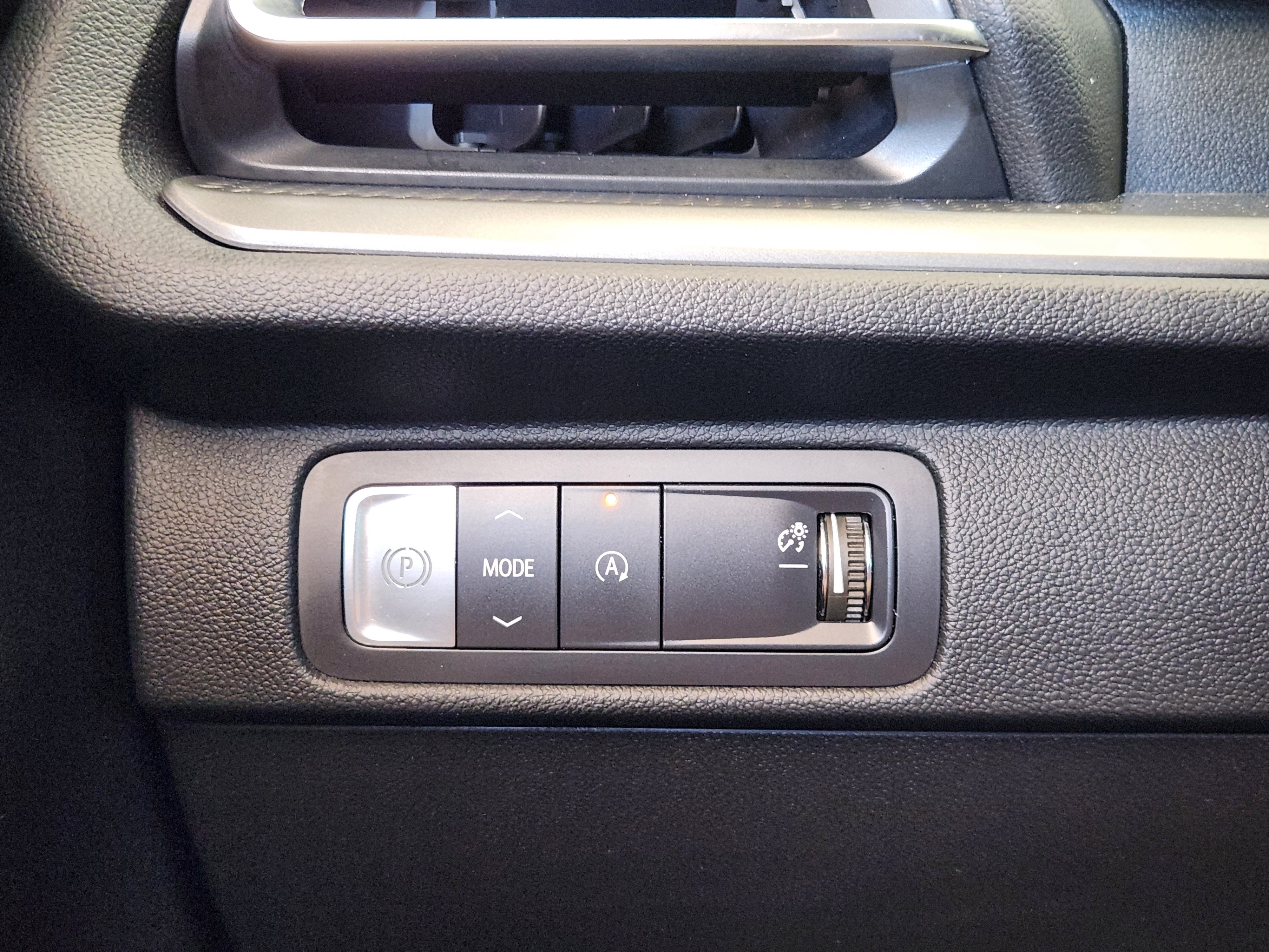 Certified 2025 Chevrolet Traverse LT FWD image 21