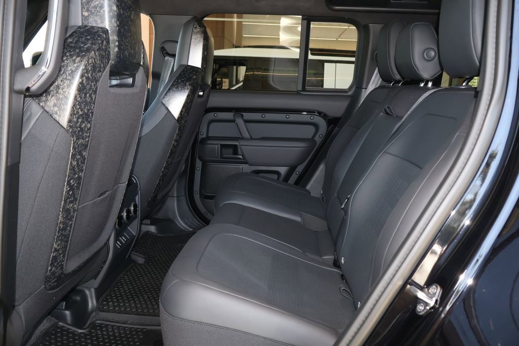 New 2026 Land Rover Defender 110 OCTA AWD/4WD image 9