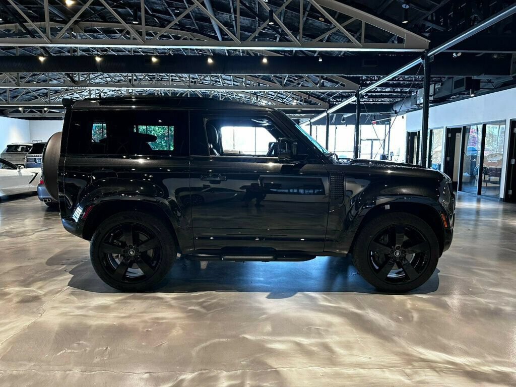 Used 2024 Land Rover Defender 90 X-Dynamic SE AWD/4WD image 6