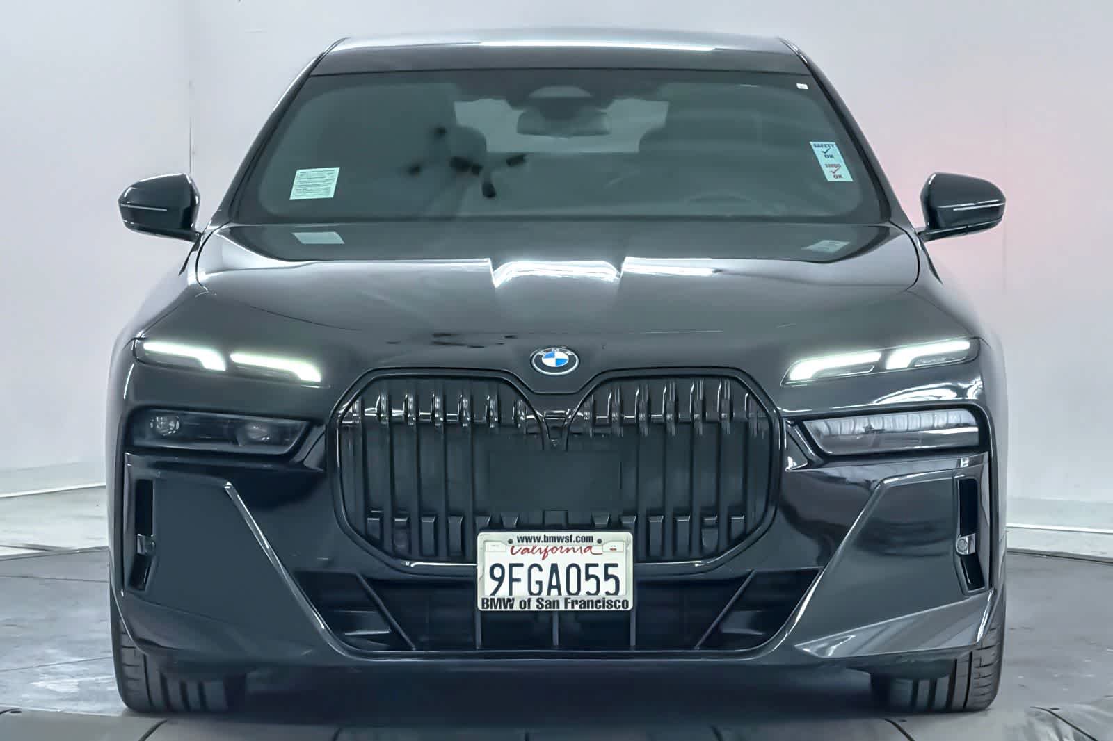 Used 2023 BMW i7 xDrive60 w/ Parking Assistance Package image 10