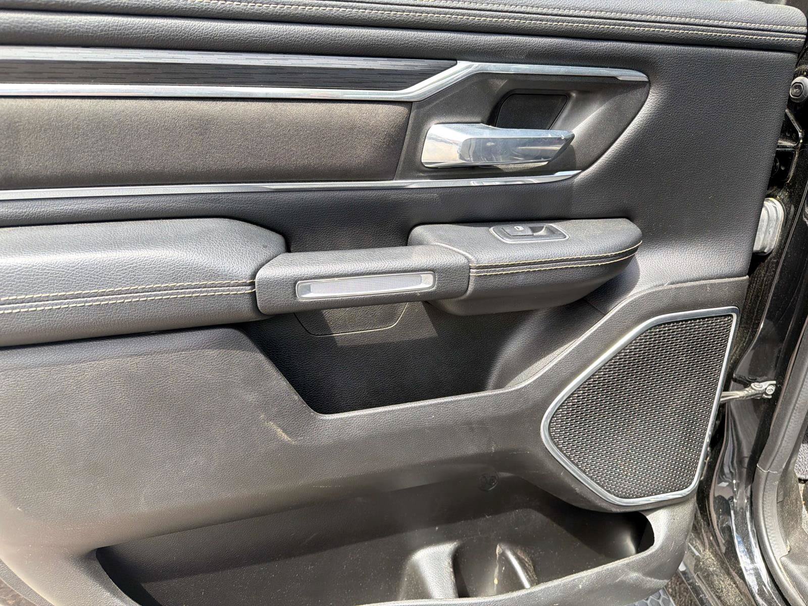 Used 2023 RAM 1500 Laramie AWD/4WD image 7
