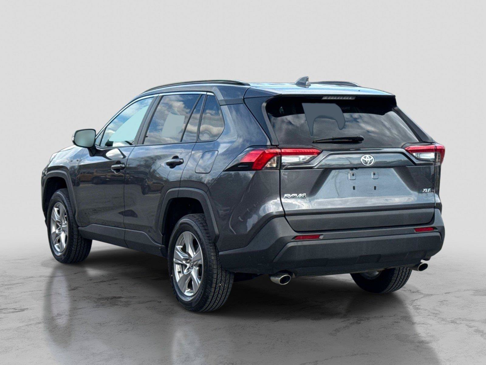 Used 2024 Toyota RAV4 XLE FWD image 7