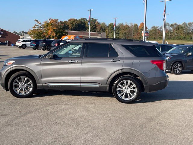 Used 2021 Ford Explorer XLT w/ Equipment Group 202A AWD/4WD image 5