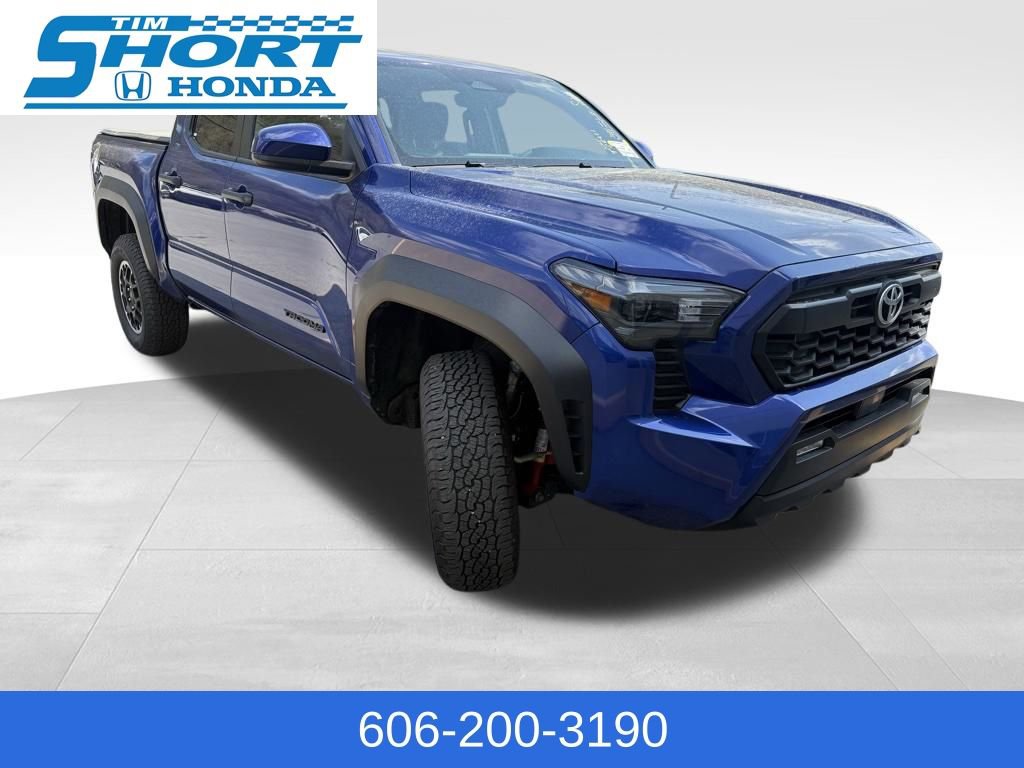 Used 2025 Toyota Tacoma TRD Off-Road image 3