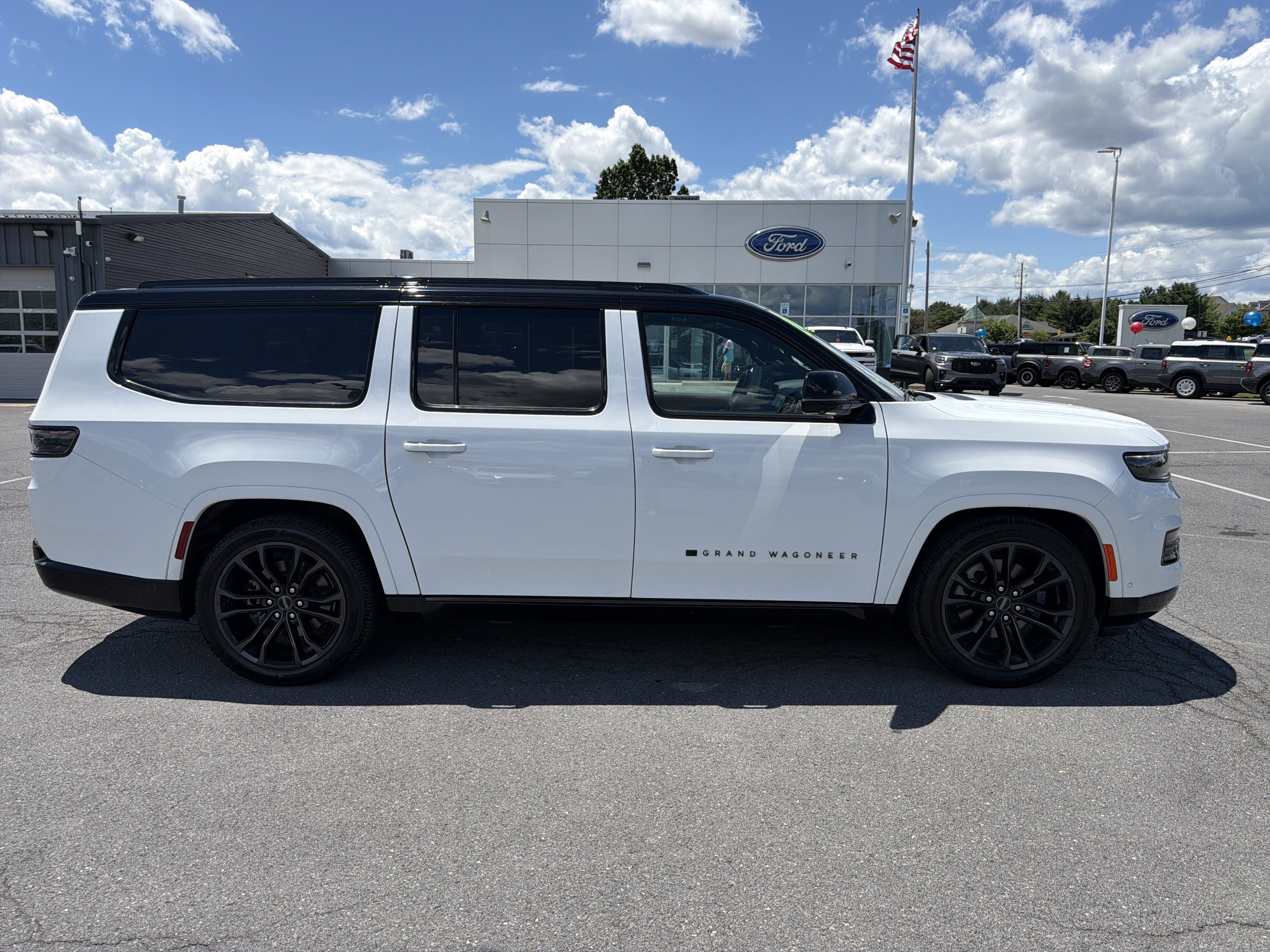 Used 2024 Jeep Grand Wagoneer L Series II w/ Quick Order Packagew 28T AWD/4WD video 2