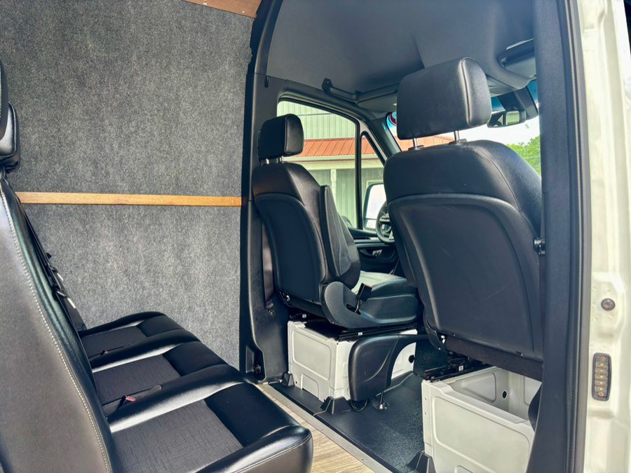 Used 2023 Mercedes-Benz Sprinter 3500 image 17