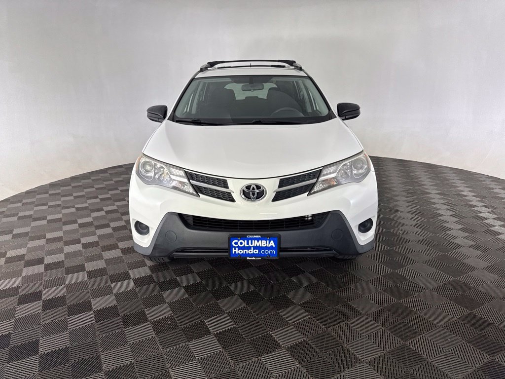 Used 2015 Toyota RAV4 LE AWD/4WD image 2