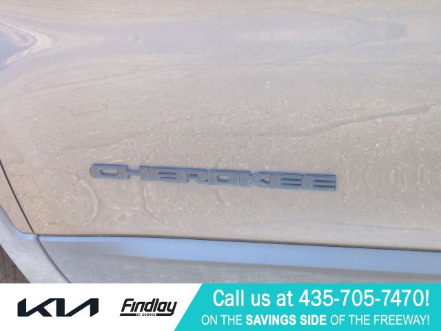 Used 2021 Jeep Cherokee Latitude Plus AWD/4WD image 11