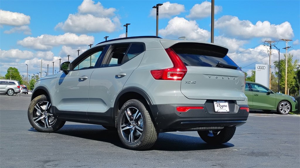 New 2026 Volvo XC40 B5 Core w/ Climate Package image 6