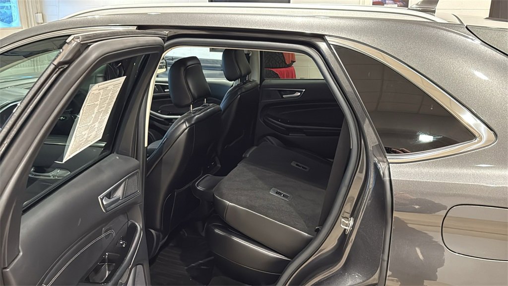 Used 2020 Ford Edge Titanium w/ Class II Trailer Tow Package image 21