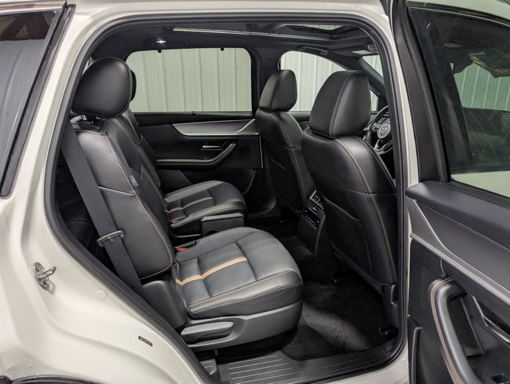 Used 2024 MAZDA CX-90 Plug-In Hybrid w/ Premium Plus AWD/4WD image 28
