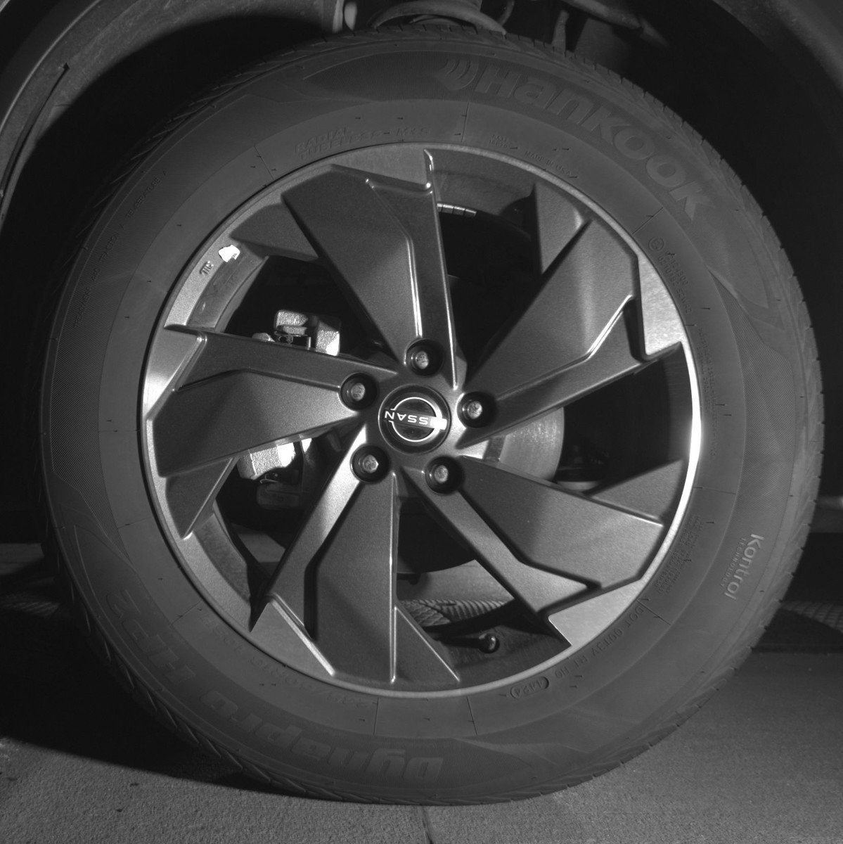 Used 2025 Nissan Rogue SV image 12