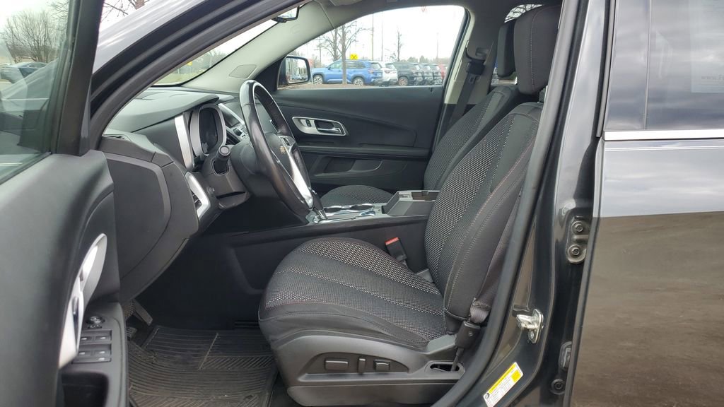 Used 2017 Chevrolet Equinox LT w/ Convenience Package image 7