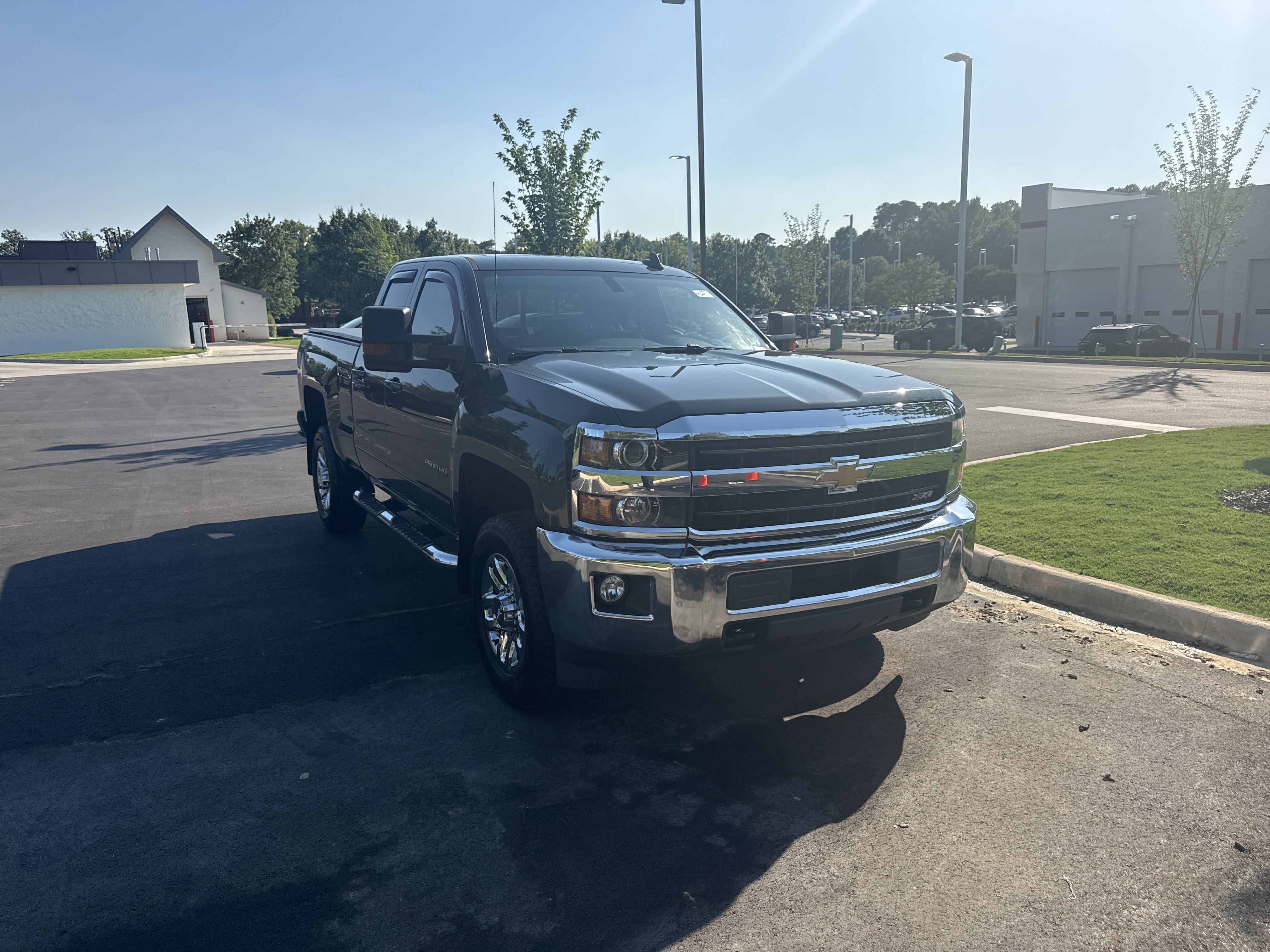 Used 2018 Chevrolet Silverado 2500 LT w/ LT Plus Package AWD/4WD image 2
