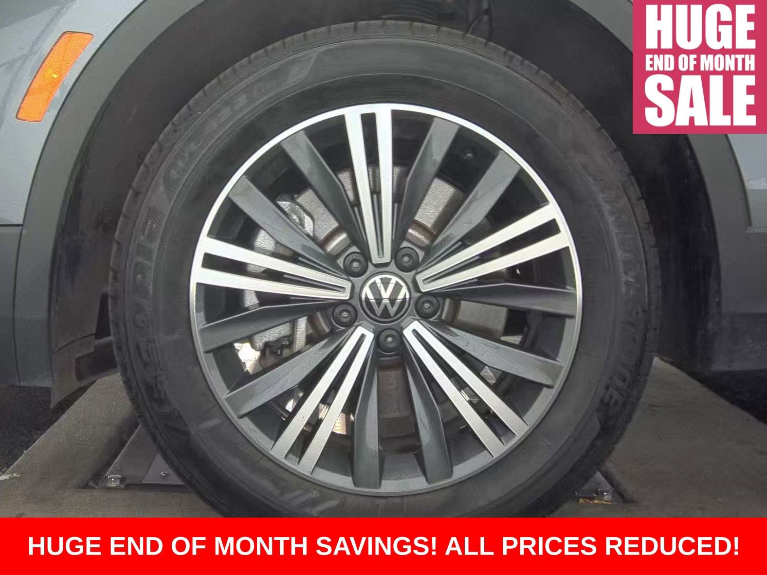 Used 2024 Volkswagen Tiguan Wolfsburg Edition image 17