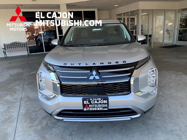 New 2025 Mitsubishi Outlander SE image 9