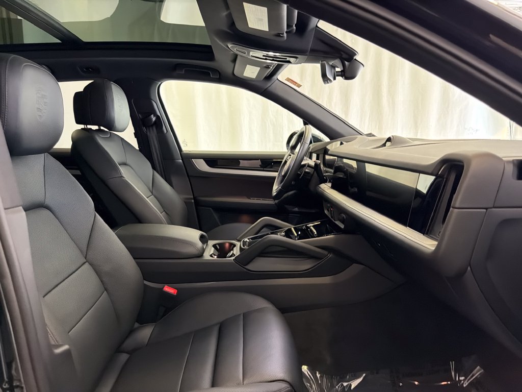 Certified 2026 Porsche Cayenne AWD/4WD image 16