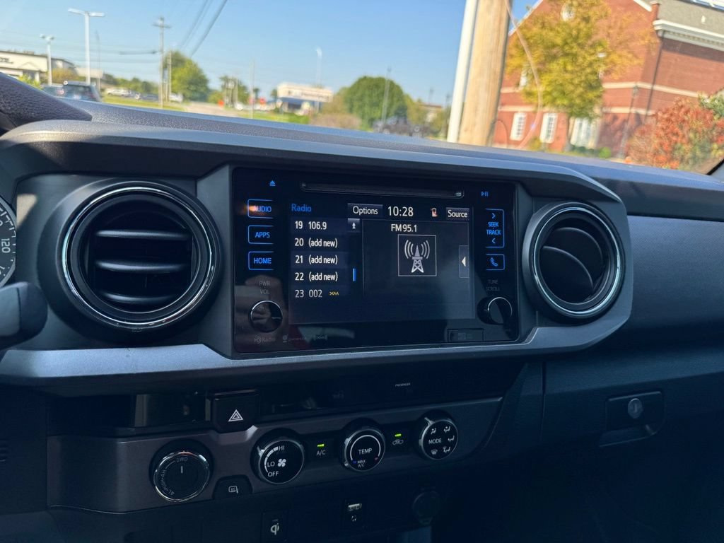 Used 2017 Toyota Tacoma TRD Off-Road AWD/4WD image 21