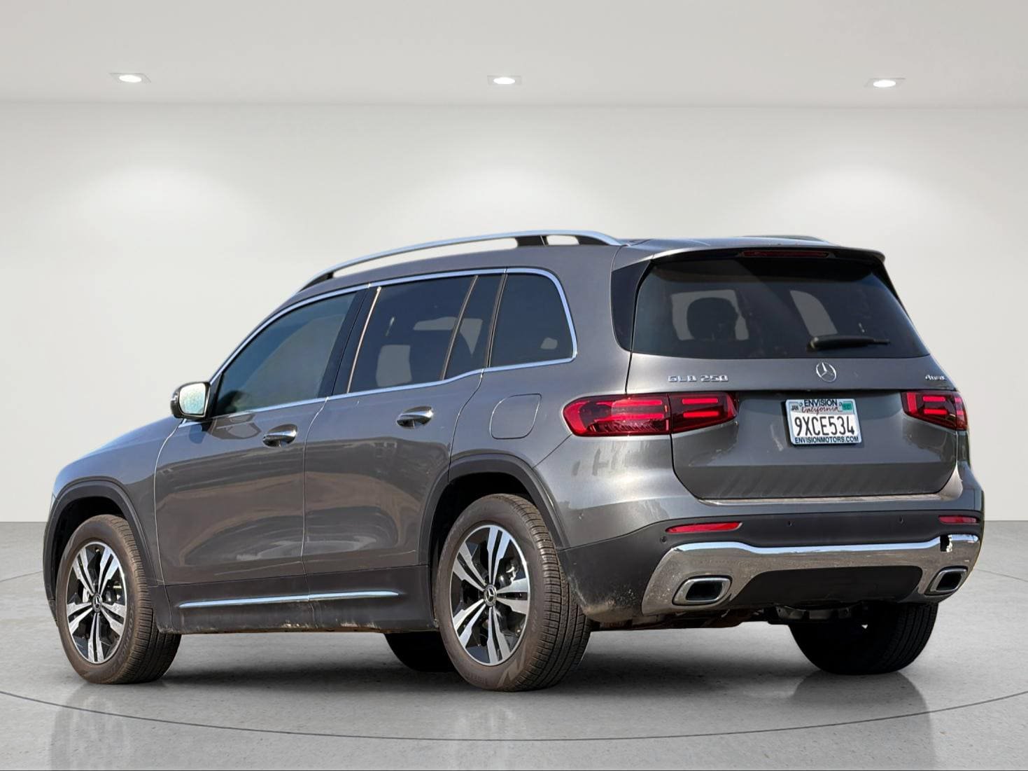 Used 2026 Mercedes-Benz GLB 250 4MATIC image 3