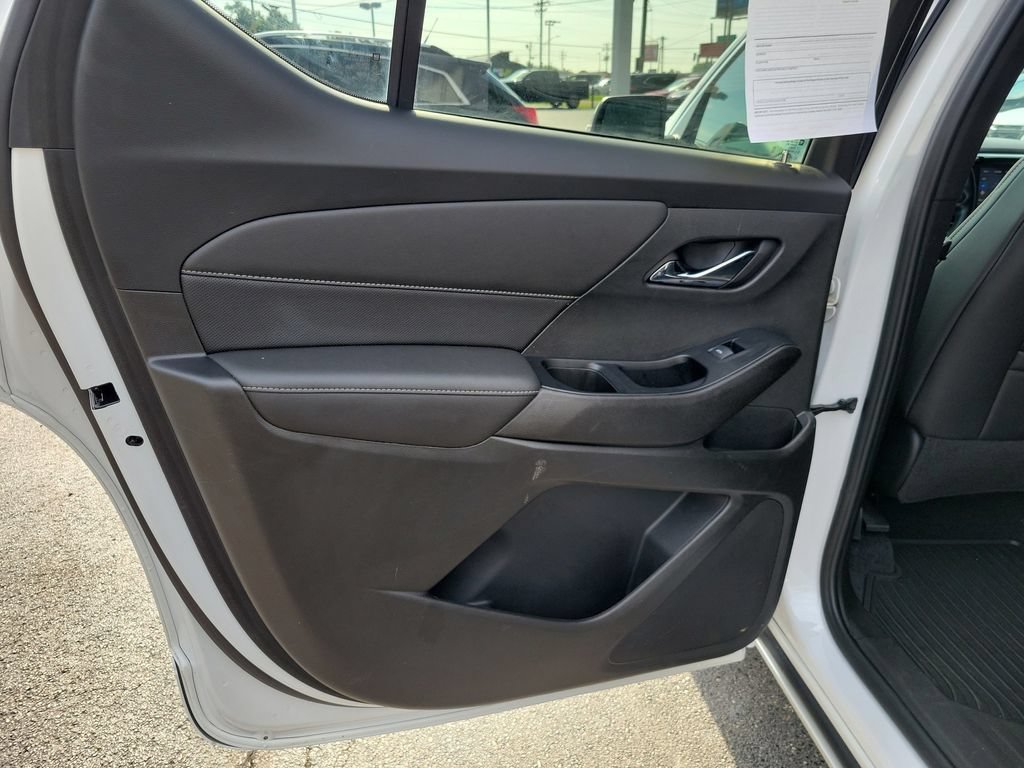 Used 2023 Chevrolet Traverse Premier FWD image 19