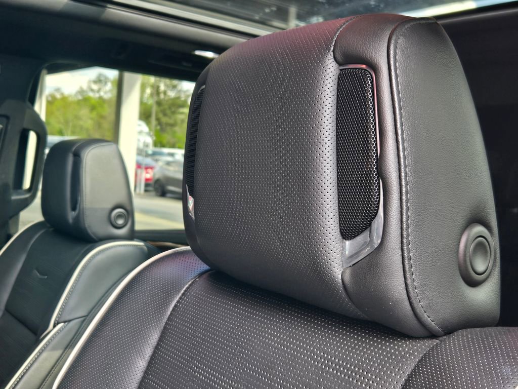 Used 2022 Cadillac Escalade Premium Luxury w/ Performance Package AWD/4WD image 22
