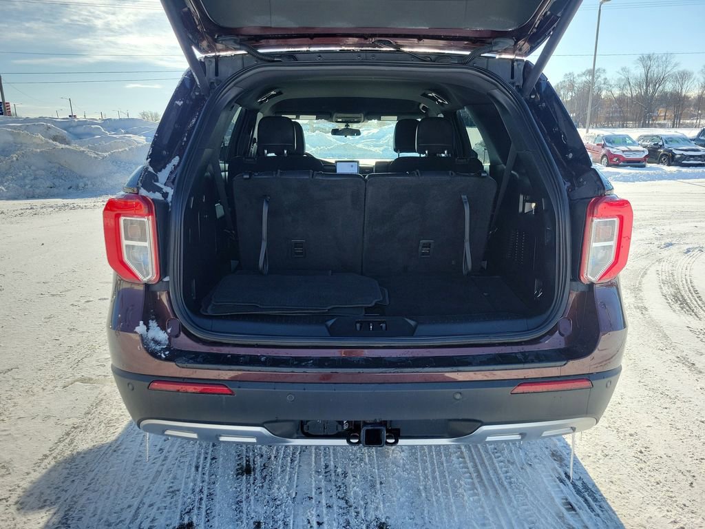 Used 2020 Ford Explorer XLT w/ Equipment Group 202A image 25