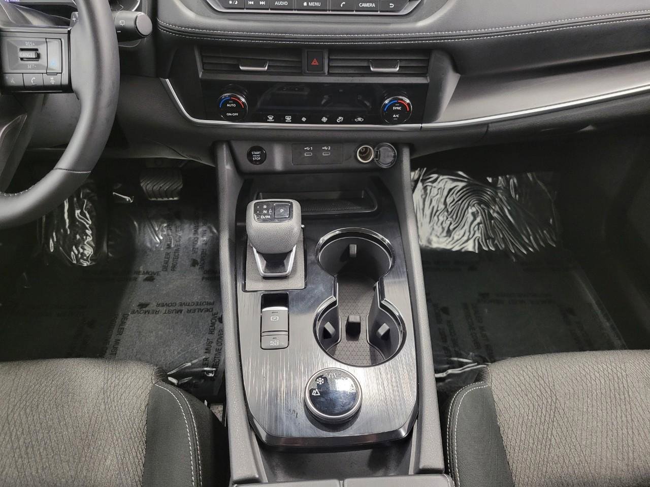 Used 2025 Nissan Rogue SV AWD/4WD image 17