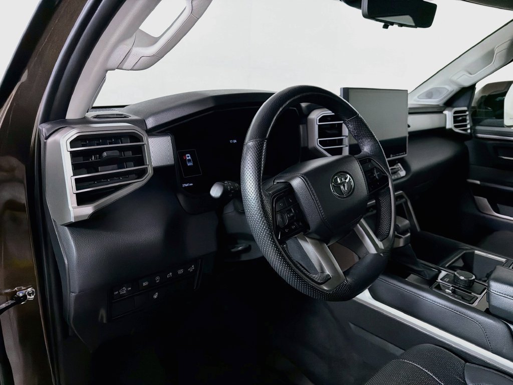 Used 2024 Toyota Tundra Limited AWD/4WD image 10